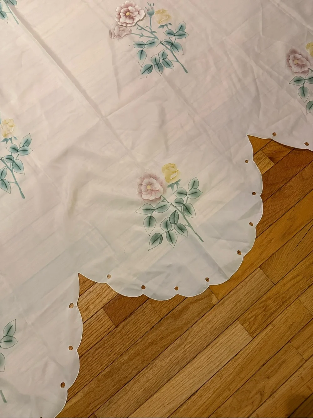 VTG Floral Embroidered White Shower Battenburg Lace Curtain Sweet 3D flowers!
